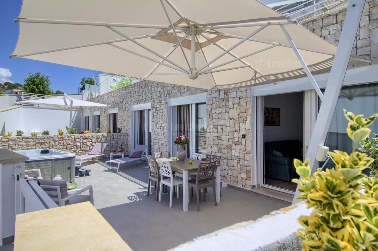 Jacuzzi Holiday Homes By Lovesud Santa Maria di Leuca Exterior foto